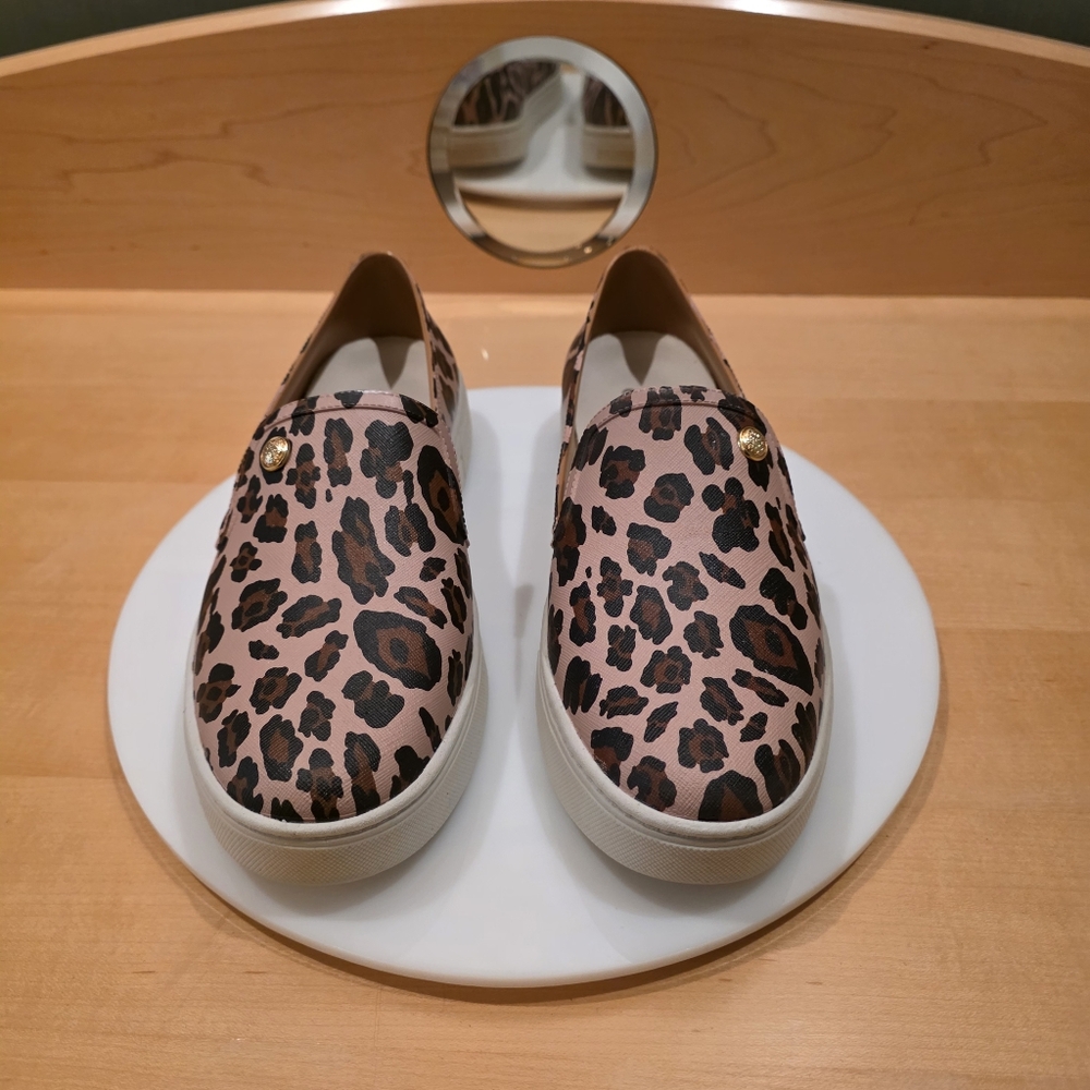 🔥Vince Camuto Faux Leather Leopard Print Slip-On Shoes